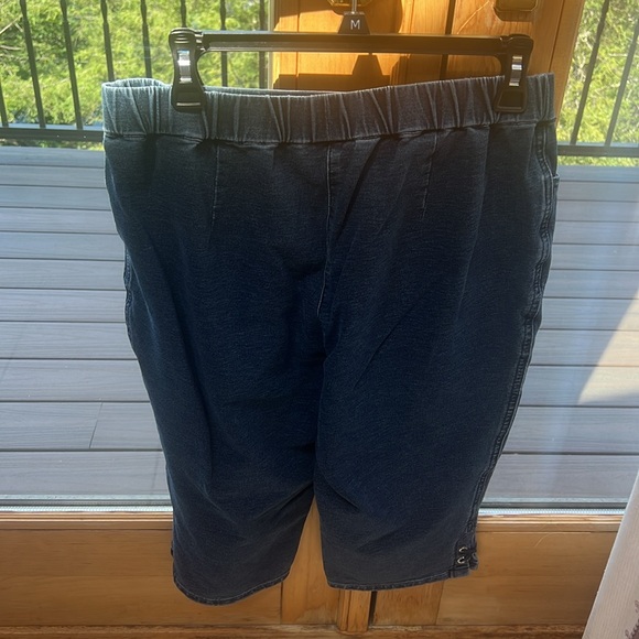 Women’s Dream Jeanne’s by Quackery Factory Capri jeans - Picture 2 of 6